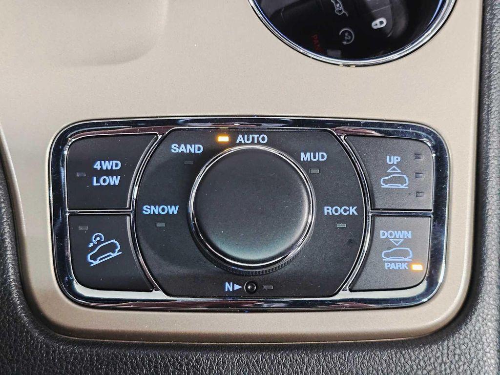 used 2015 Jeep Grand Cherokee car, priced at $14,999