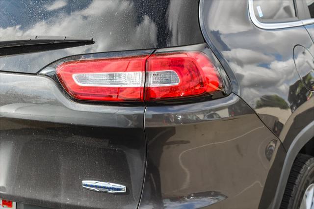 used 2016 Jeep Cherokee car, priced at $10,994
