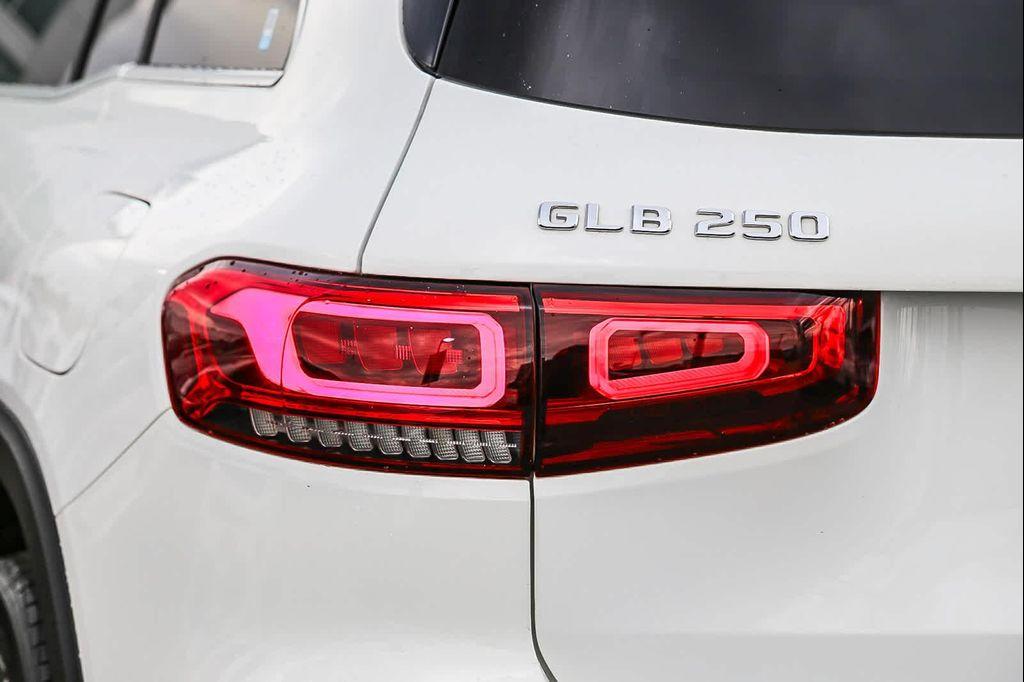 used 2021 Mercedes-Benz GLB 250 car, priced at $23,346