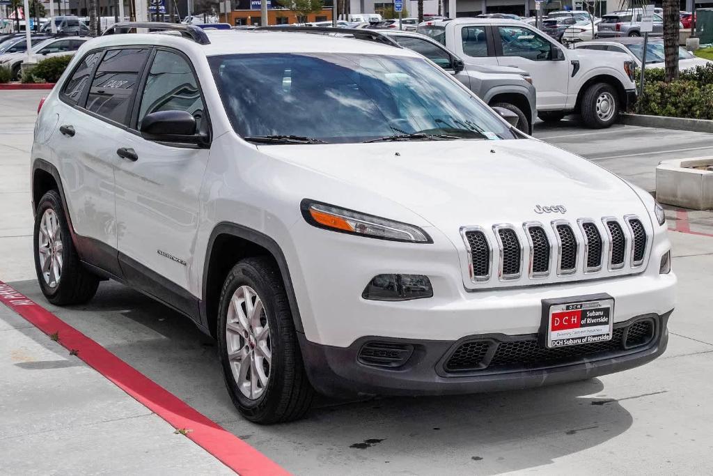 used 2015 Jeep Cherokee car, priced at $11,000