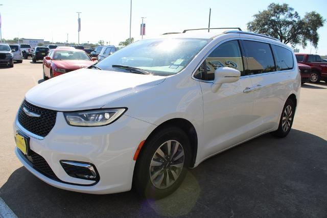 used 2021 Chrysler Pacifica car, priced at $17,788