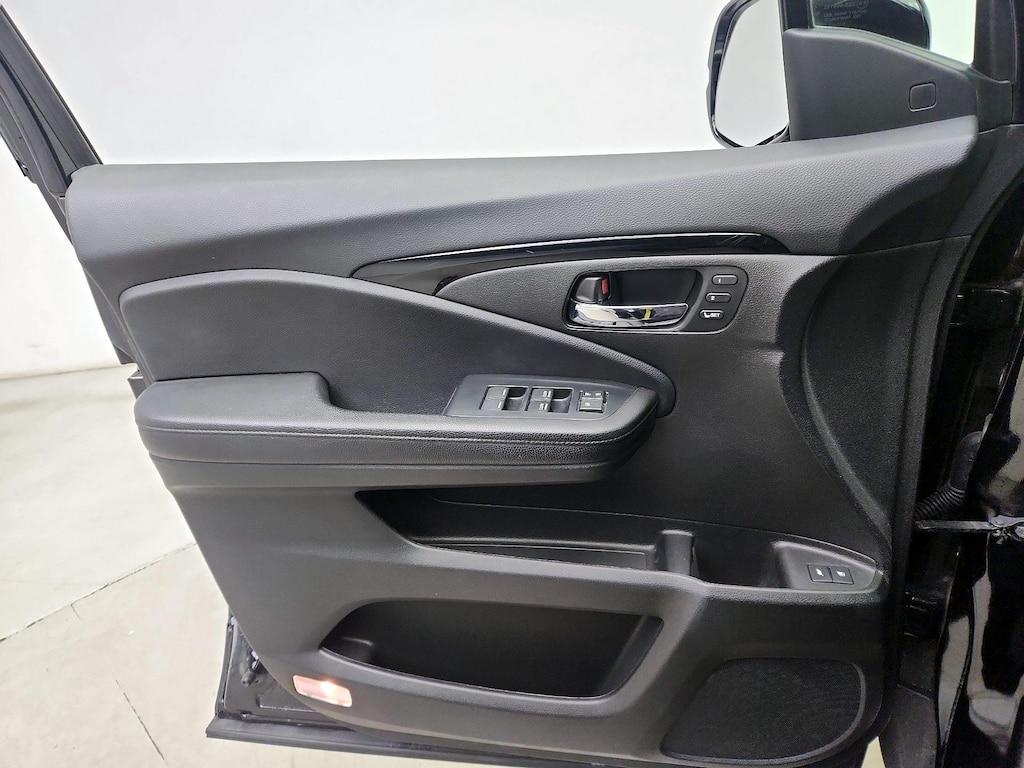 used 2022 Honda Pilot car, priced at $32,998