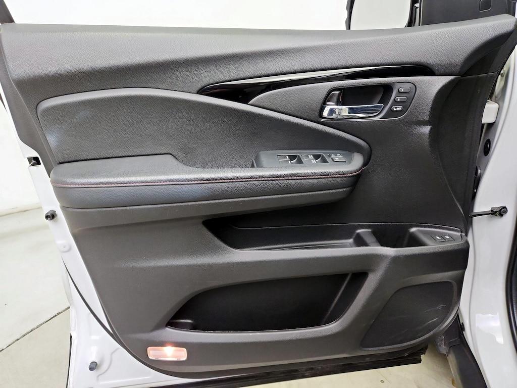 used 2022 Honda Pilot car, priced at $35,998