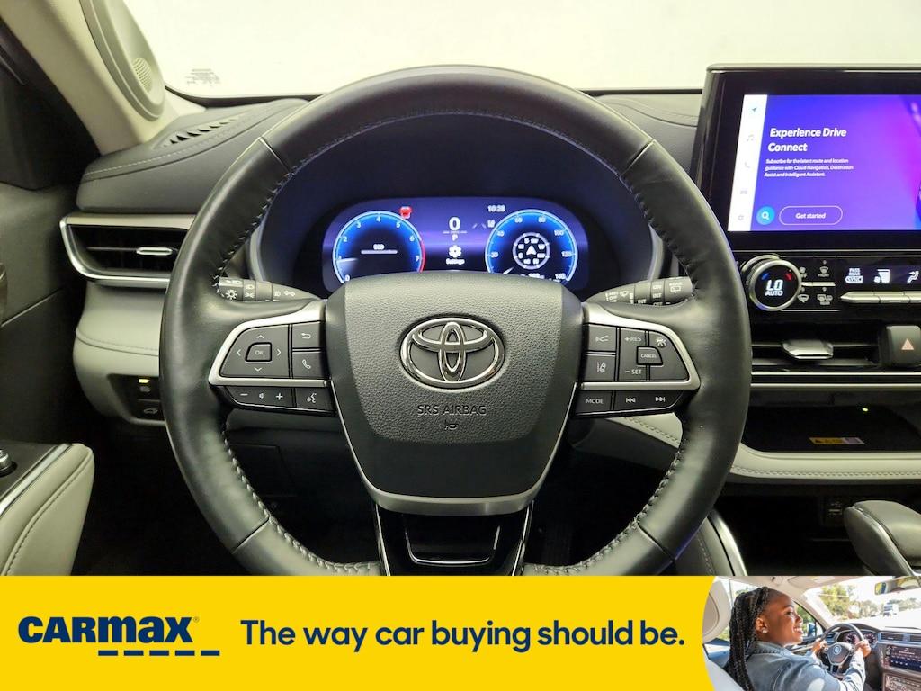 used 2023 Toyota Highlander car, priced at $41,998