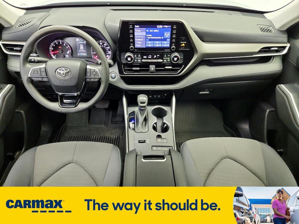 used 2021 Toyota Highlander car, priced at $27,998