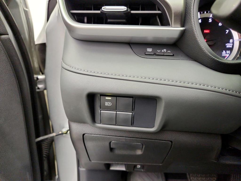 used 2021 Toyota Highlander car, priced at $27,998