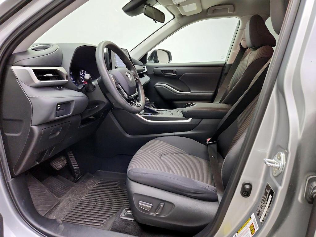 used 2021 Toyota Highlander car, priced at $27,998