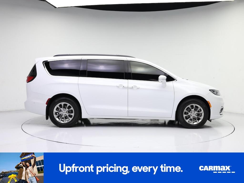 used 2022 Chrysler Pacifica car, priced at $34,998