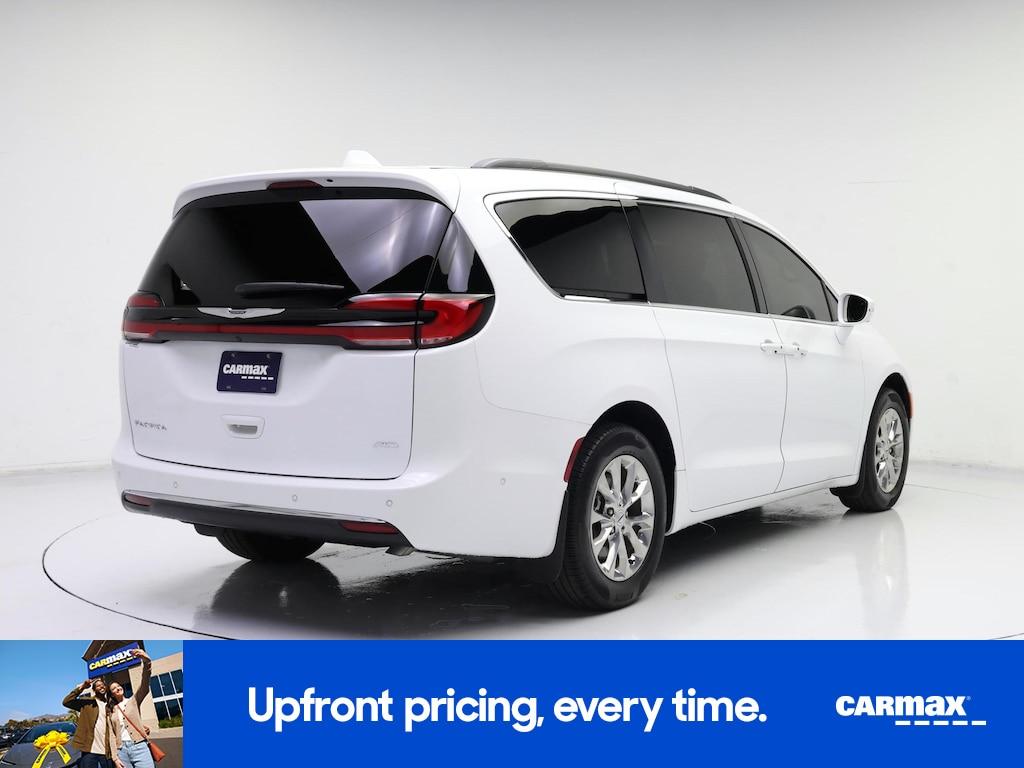 used 2022 Chrysler Pacifica car, priced at $34,998