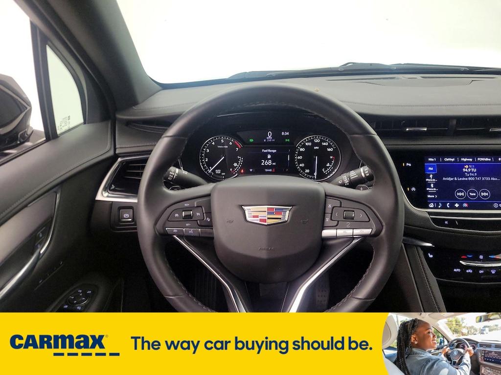 used 2022 Cadillac XT6 car, priced at $34,998