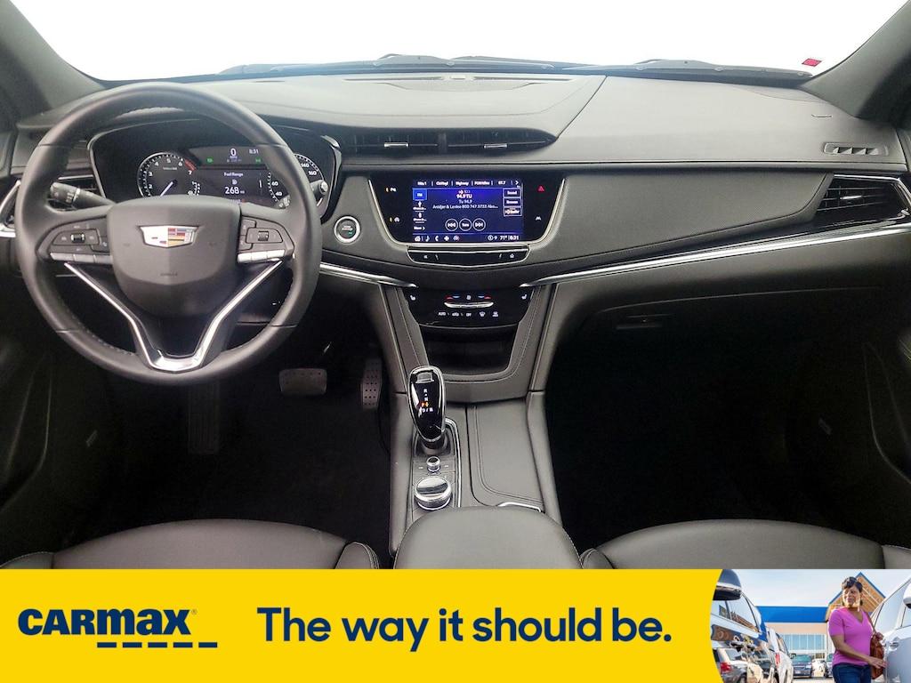 used 2022 Cadillac XT6 car, priced at $34,998