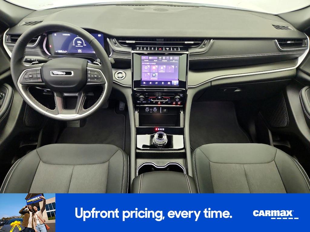 used 2025 Jeep Grand Cherokee car, priced at $33,998