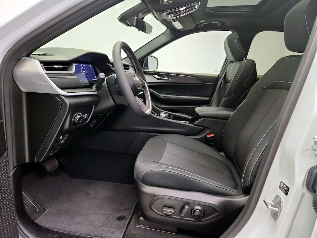 used 2025 Jeep Grand Cherokee car, priced at $33,998