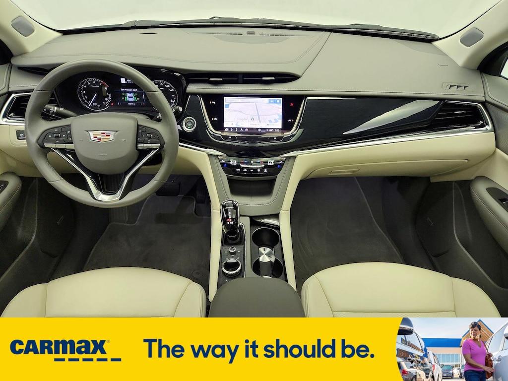 used 2024 Cadillac XT6 car, priced at $47,998