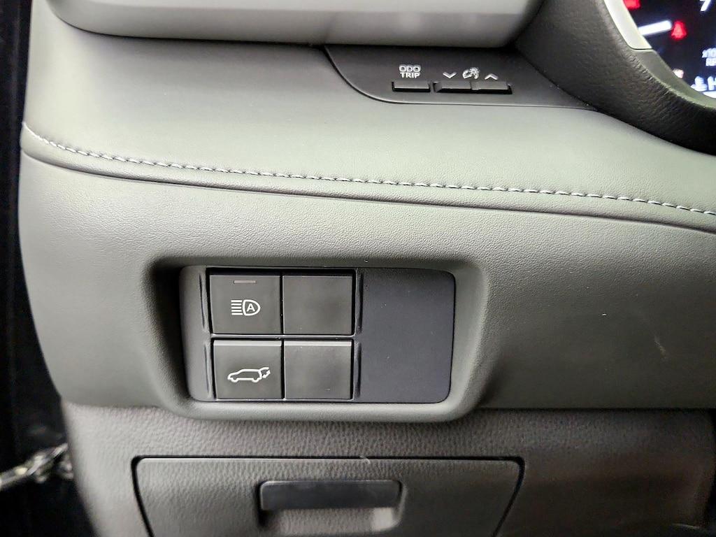 used 2021 Toyota Highlander car, priced at $29,998