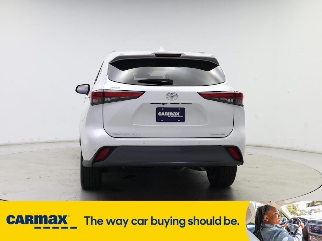 used 2023 Toyota Highlander car, priced at $40,998