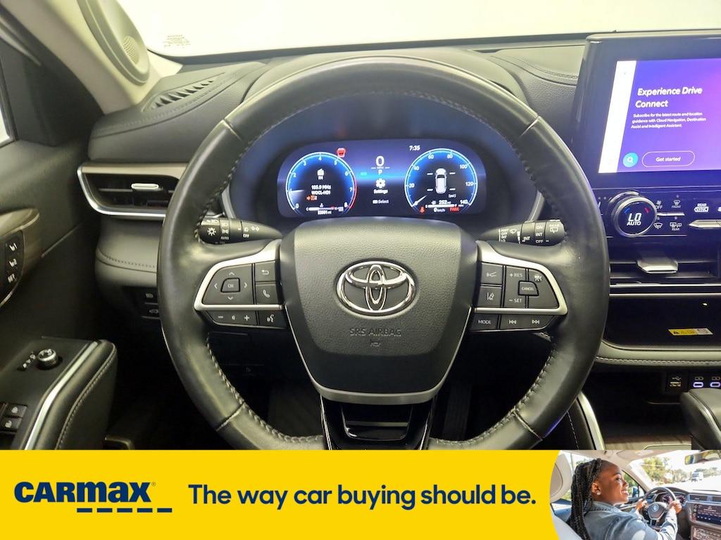 used 2023 Toyota Highlander car, priced at $40,998