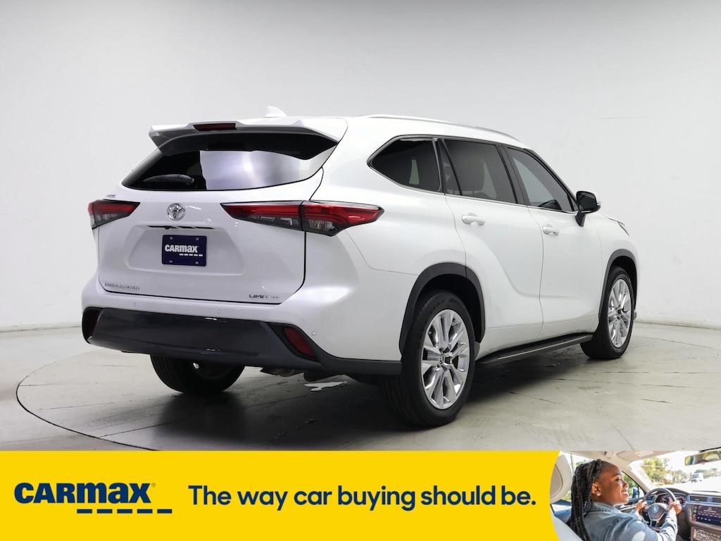 used 2023 Toyota Highlander car, priced at $40,998