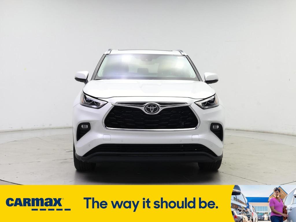 used 2023 Toyota Highlander car, priced at $40,998