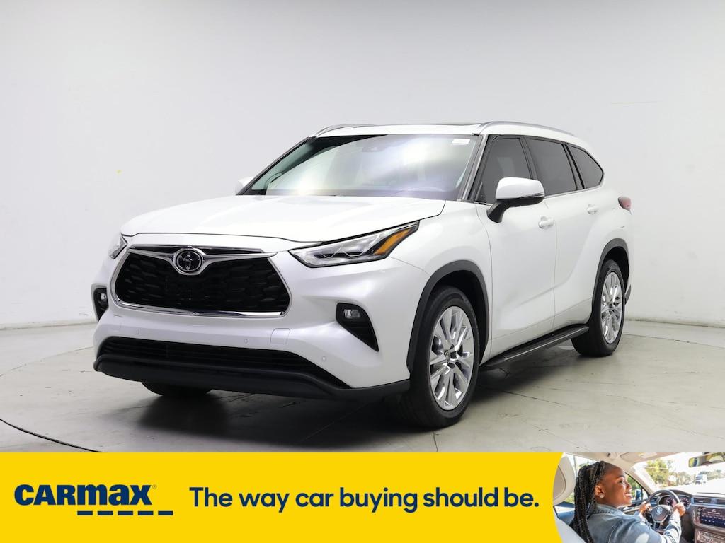 used 2023 Toyota Highlander car, priced at $40,998