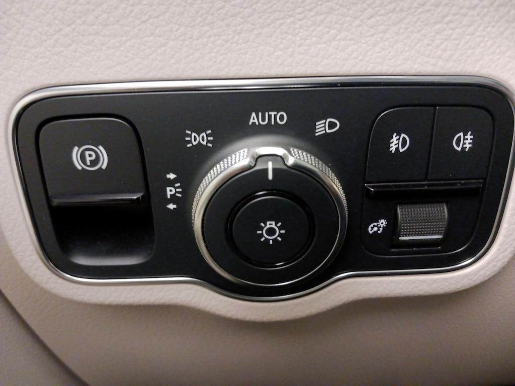 used 2021 Mercedes-Benz GLA 250 car, priced at $32,998