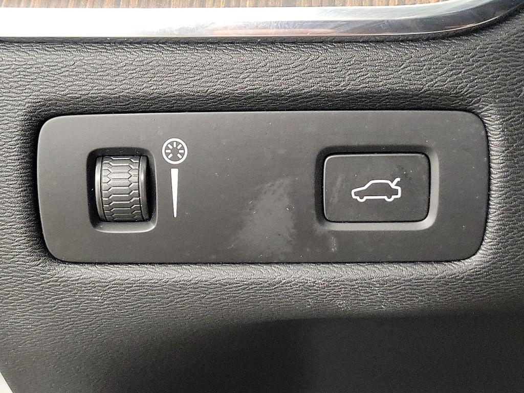 used 2021 Volvo XC60 car, priced at $30,998