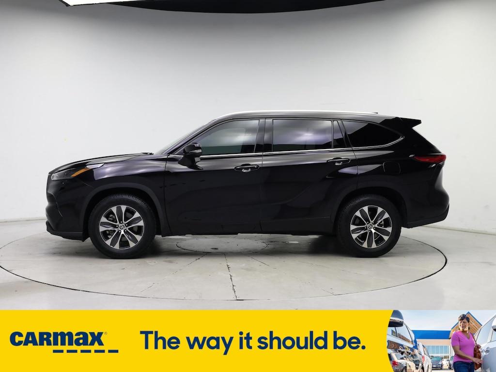 used 2022 Toyota Highlander car, priced at $37,998