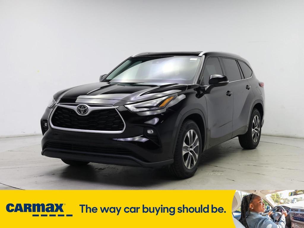 used 2022 Toyota Highlander car, priced at $37,998