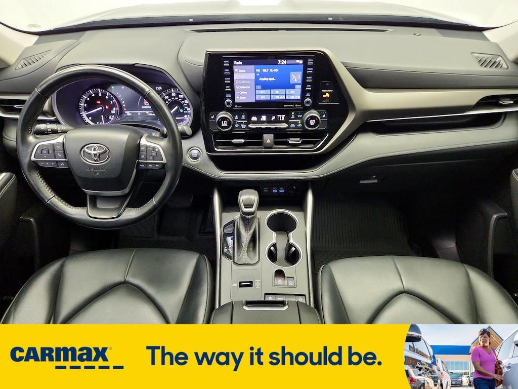 used 2022 Toyota Highlander car, priced at $37,998