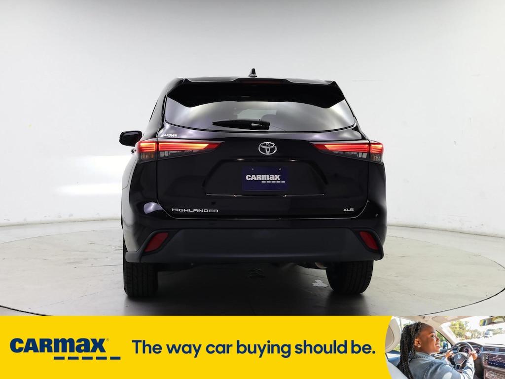 used 2022 Toyota Highlander car, priced at $37,998