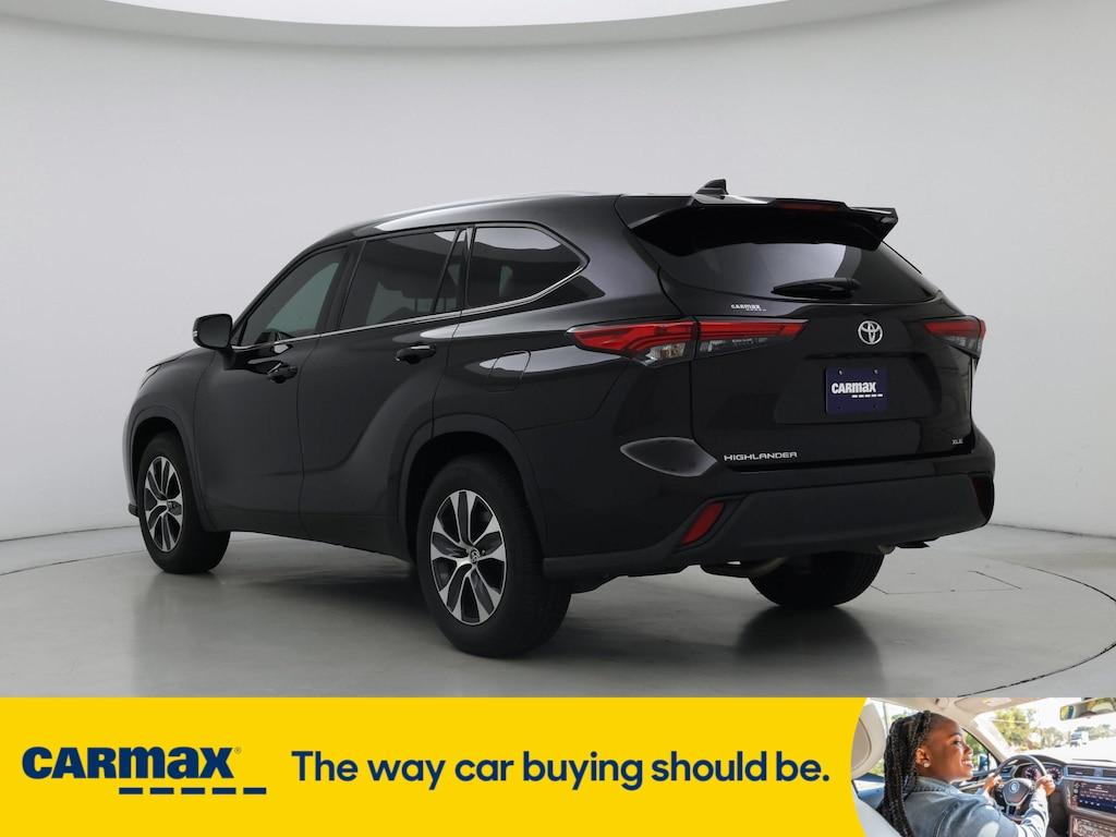 used 2022 Toyota Highlander car, priced at $37,998