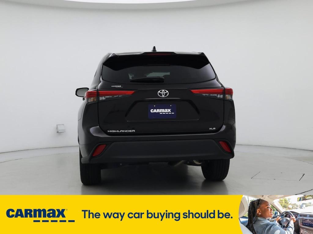 used 2022 Toyota Highlander car, priced at $37,998