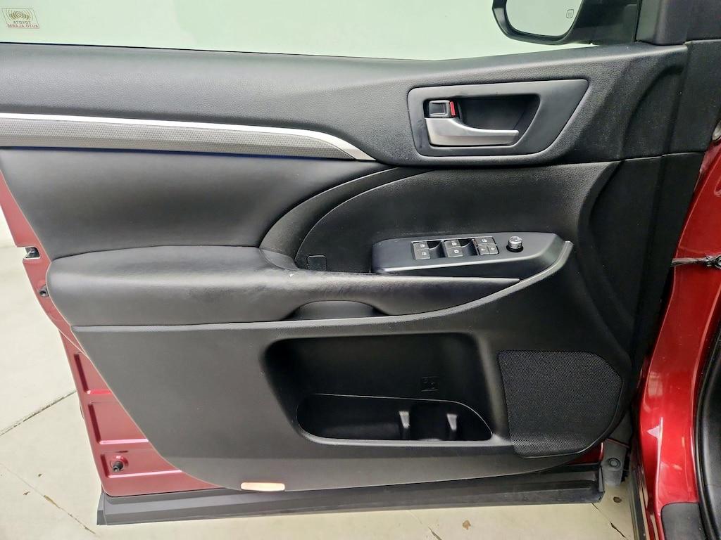 used 2019 Toyota Highlander car, priced at $20,998