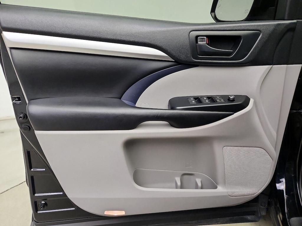 used 2019 Toyota Highlander car, priced at $25,998
