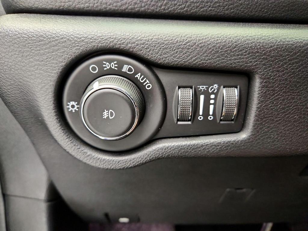 used 2021 Chrysler Pacifica car, priced at $33,998