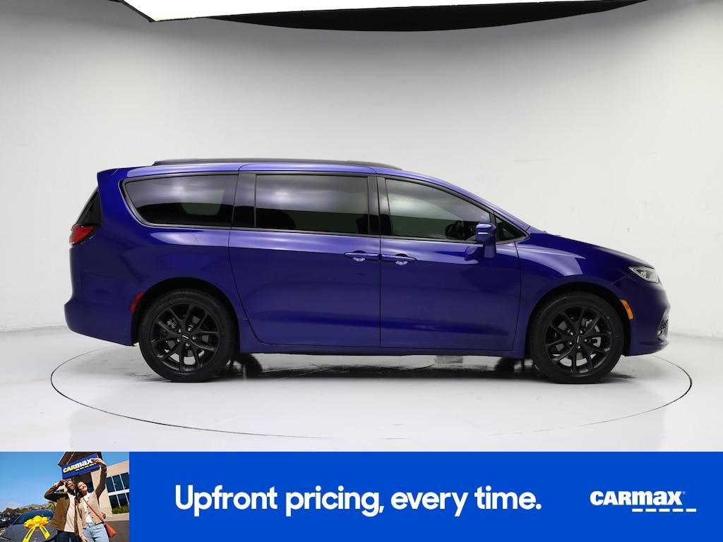 used 2021 Chrysler Pacifica car, priced at $33,998