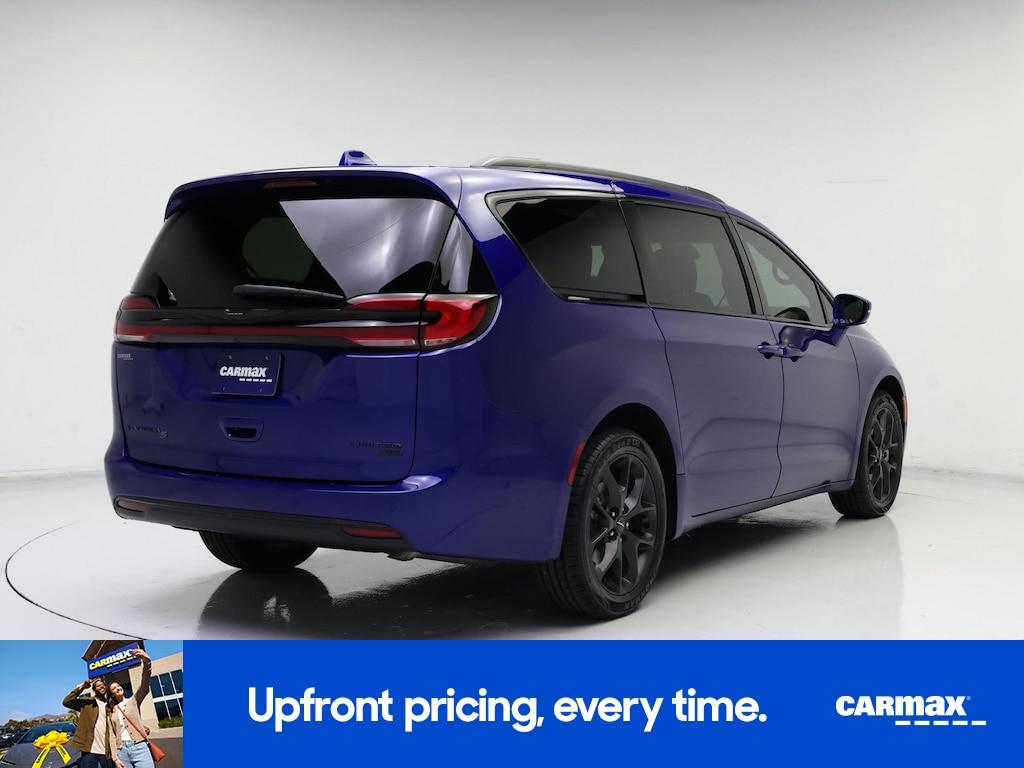 used 2021 Chrysler Pacifica car, priced at $33,998