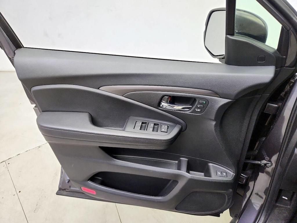 used 2022 Honda Pilot car, priced at $30,998