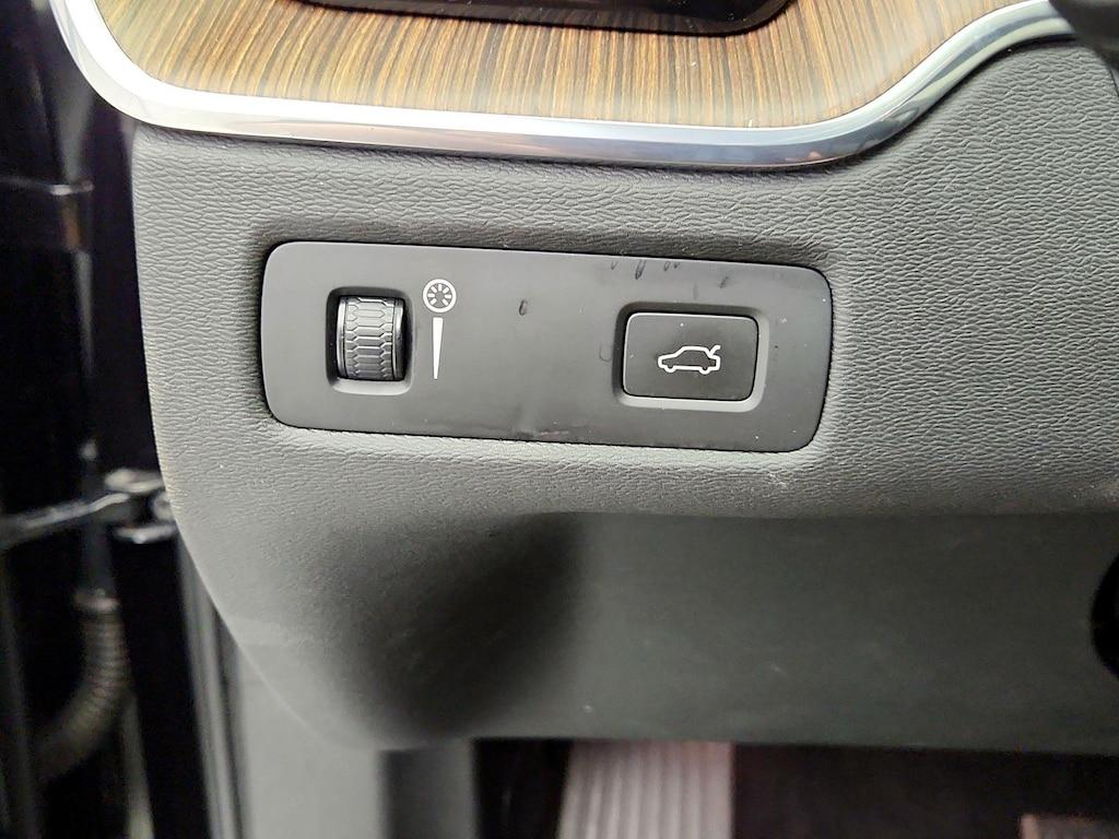 used 2020 Volvo XC60 car, priced at $25,998