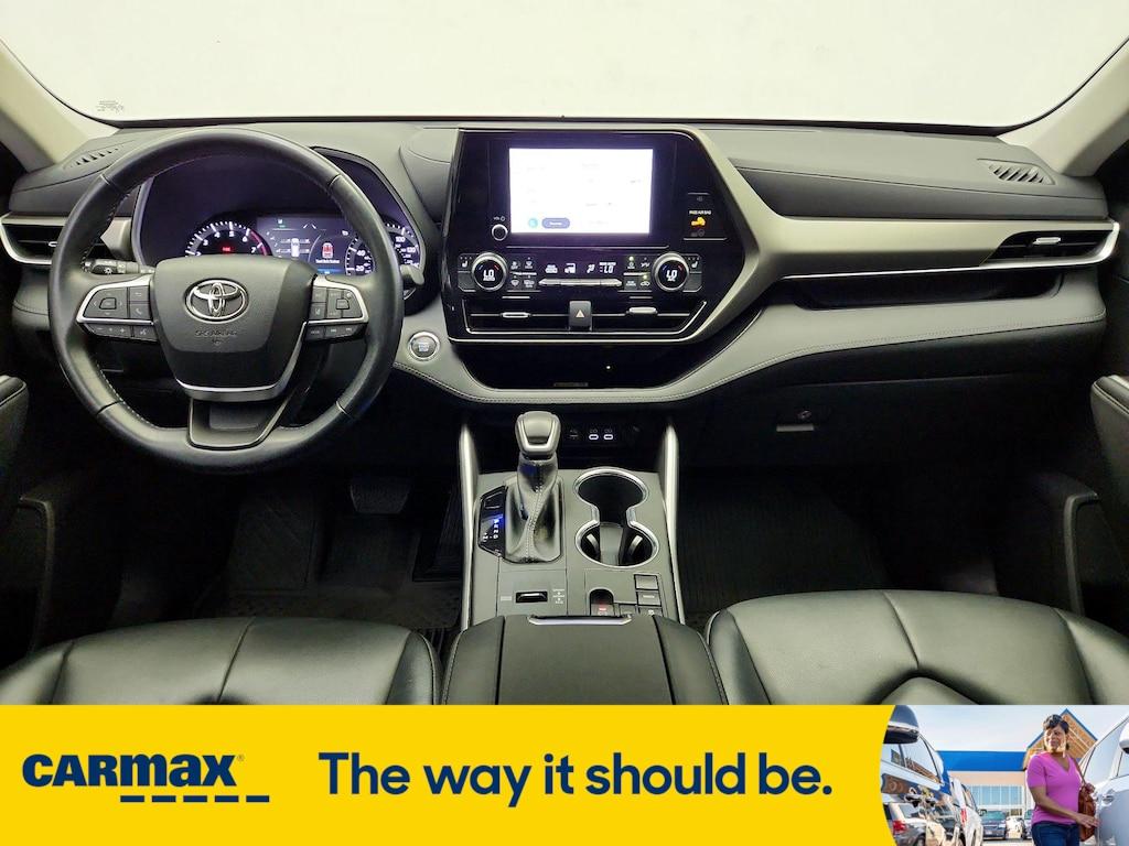 used 2023 Toyota Highlander car, priced at $35,998