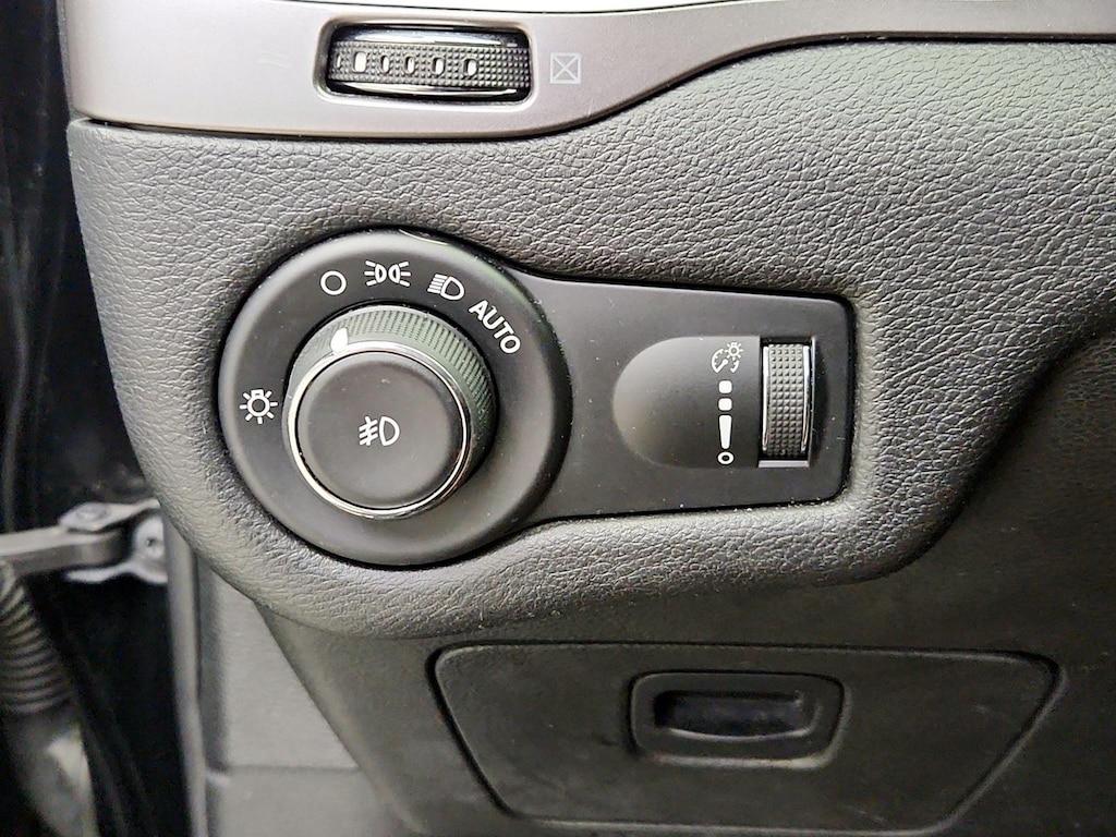 used 2019 Jeep Cherokee car, priced at $14,998