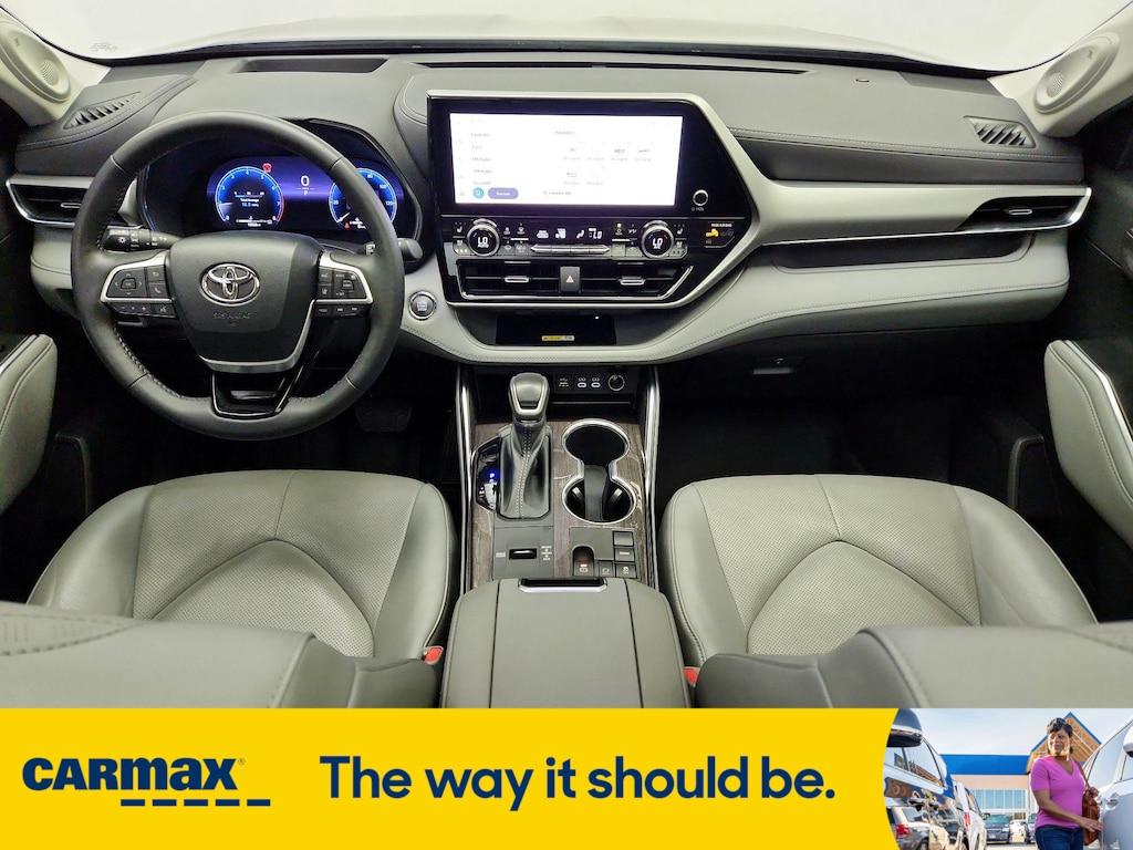 used 2023 Toyota Highlander car, priced at $48,998