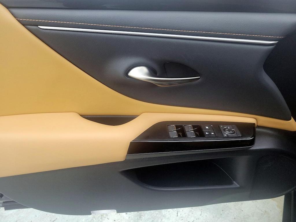 used 2023 Lexus ES 350 car, priced at $31,998