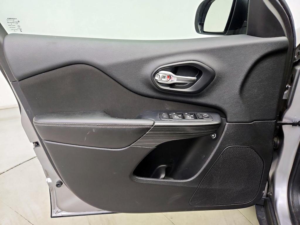 used 2016 Jeep Cherokee car, priced at $15,998