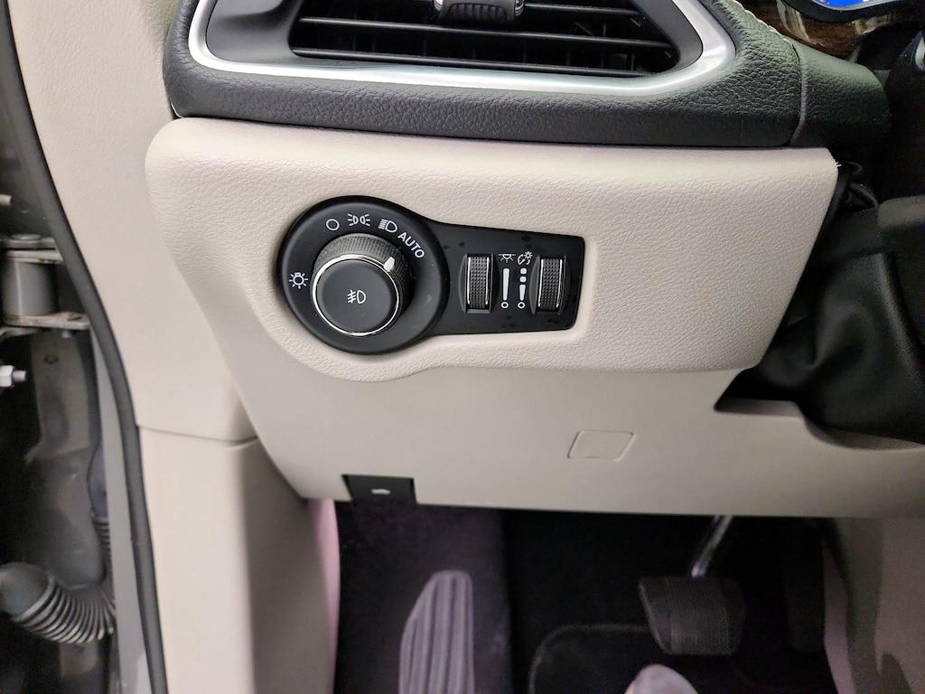 used 2022 Chrysler Pacifica car, priced at $24,998