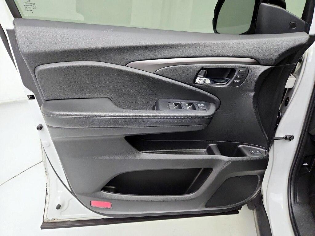 used 2021 Honda Pilot car, priced at $27,998