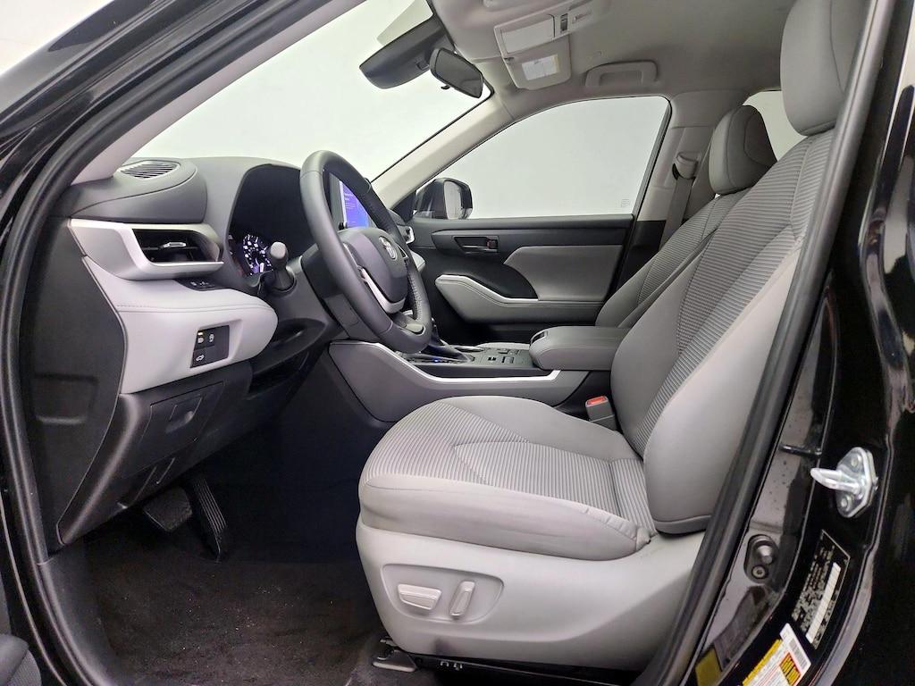 used 2024 Toyota Highlander car, priced at $35,998