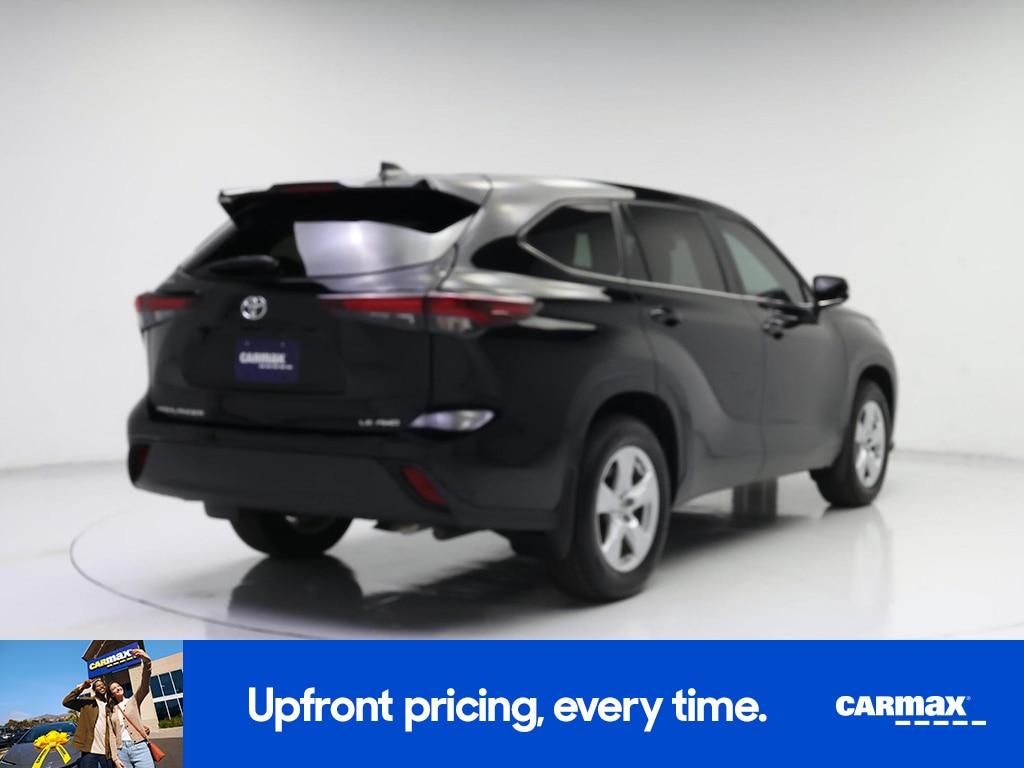 used 2024 Toyota Highlander car, priced at $35,998