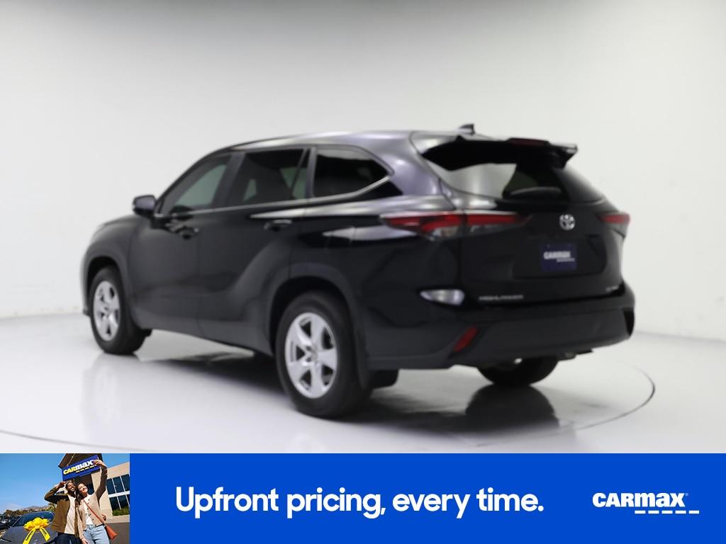 used 2024 Toyota Highlander car, priced at $35,998