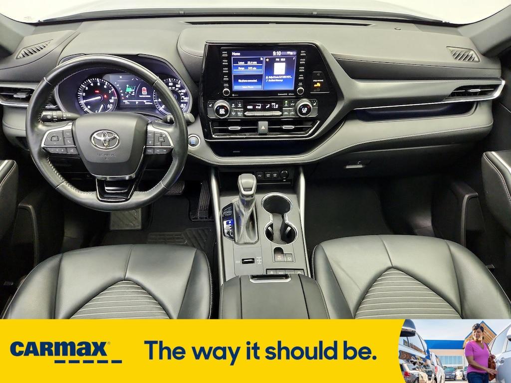 used 2021 Toyota Highlander car, priced at $30,998